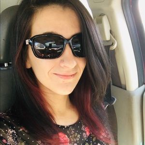 Meet your Posher, Cassondra